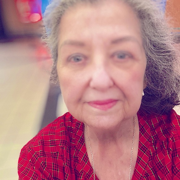 Meet your posher moeymomo/adrian’ - Picture 7 of 16